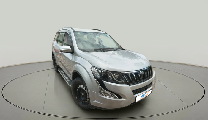 2016 Mahindra XUV500 W6 AT, Diesel, Automatic, 25,850 km, exterior