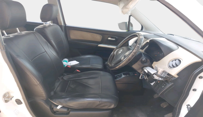 2017 Maruti Wagon R 1.0 LXI, Petrol, Manual, 68,729 km, interior