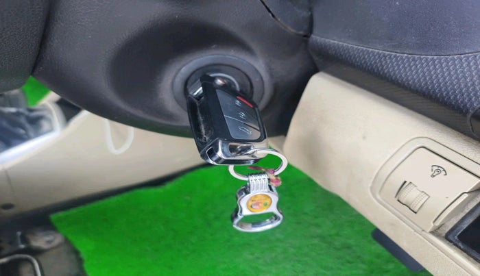 2012 Hyundai Verna FLUIDIC 1.6 CRDI SX, Diesel, Manual, 1,09,402 km, interior