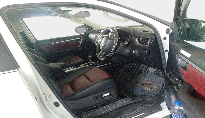 2023 Toyota Fortuner 4X4 AT 2.8 LEGENDER, Diesel, Automatic, 8,005 km, interior