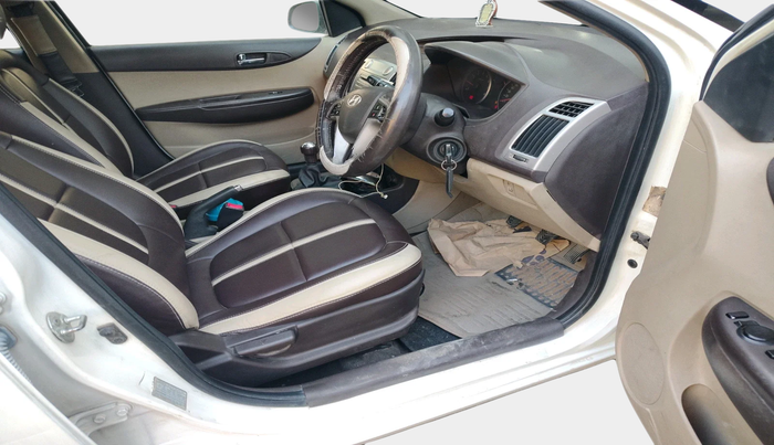 2011 Hyundai i20 SPORTZ 1.2, Petrol, Manual, 98,698 km, interior