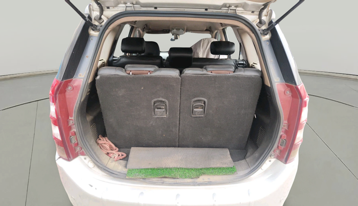 2014 Mahindra XUV500 W8, Diesel, Manual, 2,71,831 km, exterior