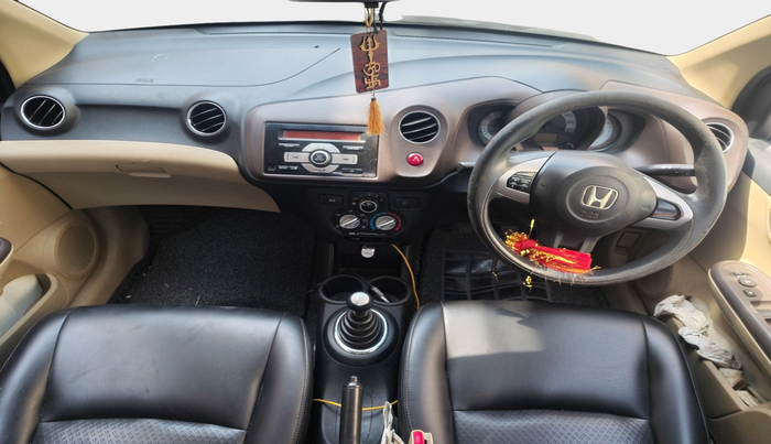 2013 Honda Brio V MT, Petrol, Manual, 76,700 km, interior
