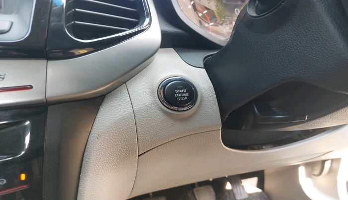 2019 Mahindra XUV300 W8 (O) 1.2 PETROL, Petrol, Manual, 63,001 km, interior