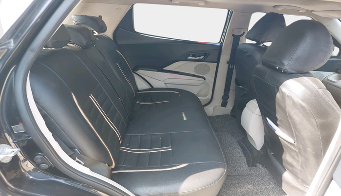 2019 Mahindra XUV300 W8 (O) 1.2 PETROL, Petrol, Manual, 63,001 km, interior