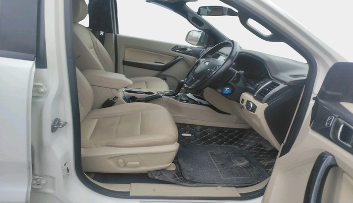 2018 Ford Endeavour TITANIUM 3.2 4X4 AT, Diesel, Automatic, 1,68,060 km, interior