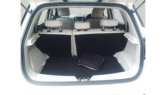 2020 Mahindra XUV300 W6 1.2 PETROL, Petrol, Manual, 26,604 km, exterior