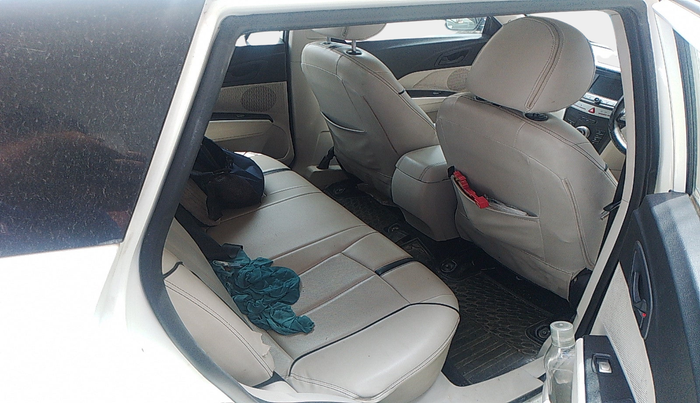 2020 Mahindra XUV300 W6 1.2 PETROL, Petrol, Manual, 26,604 km, interior