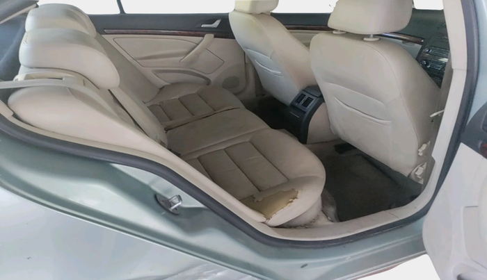 2010 Skoda Laura AMBIENTE 1.9 TDI AT, Diesel, Automatic, 2,55,080 km, interior