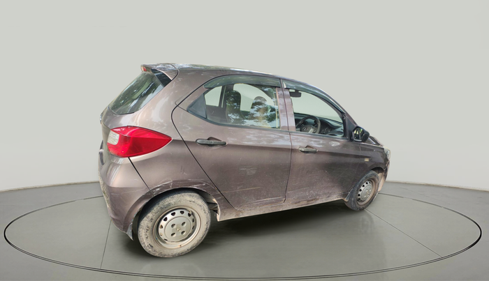 2016 Tata Tiago XM PETROL, Petrol, Manual, 1,24,954 km, exterior