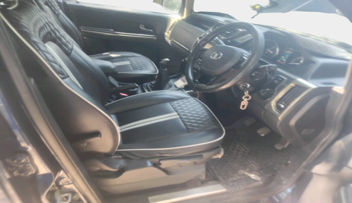 2018 Tata Hexa XM 4X2 7 STR, Diesel, Manual, 1,28,785 km, interior