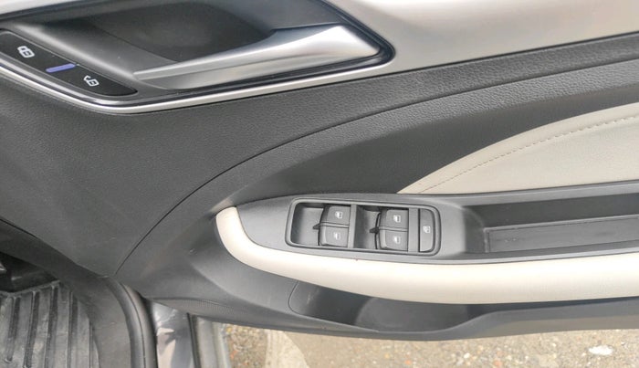 2023 MG ASTOR SHARP 1.5 CVT, Petrol, Automatic, 37,670 km, interior