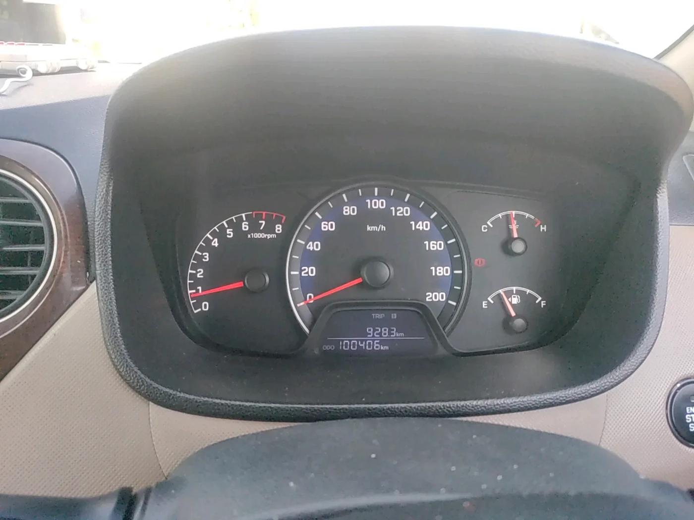 2014 Hyundai Xcent SX 1.2 (O), Petrol, Manual, 1,00,406 km, interior