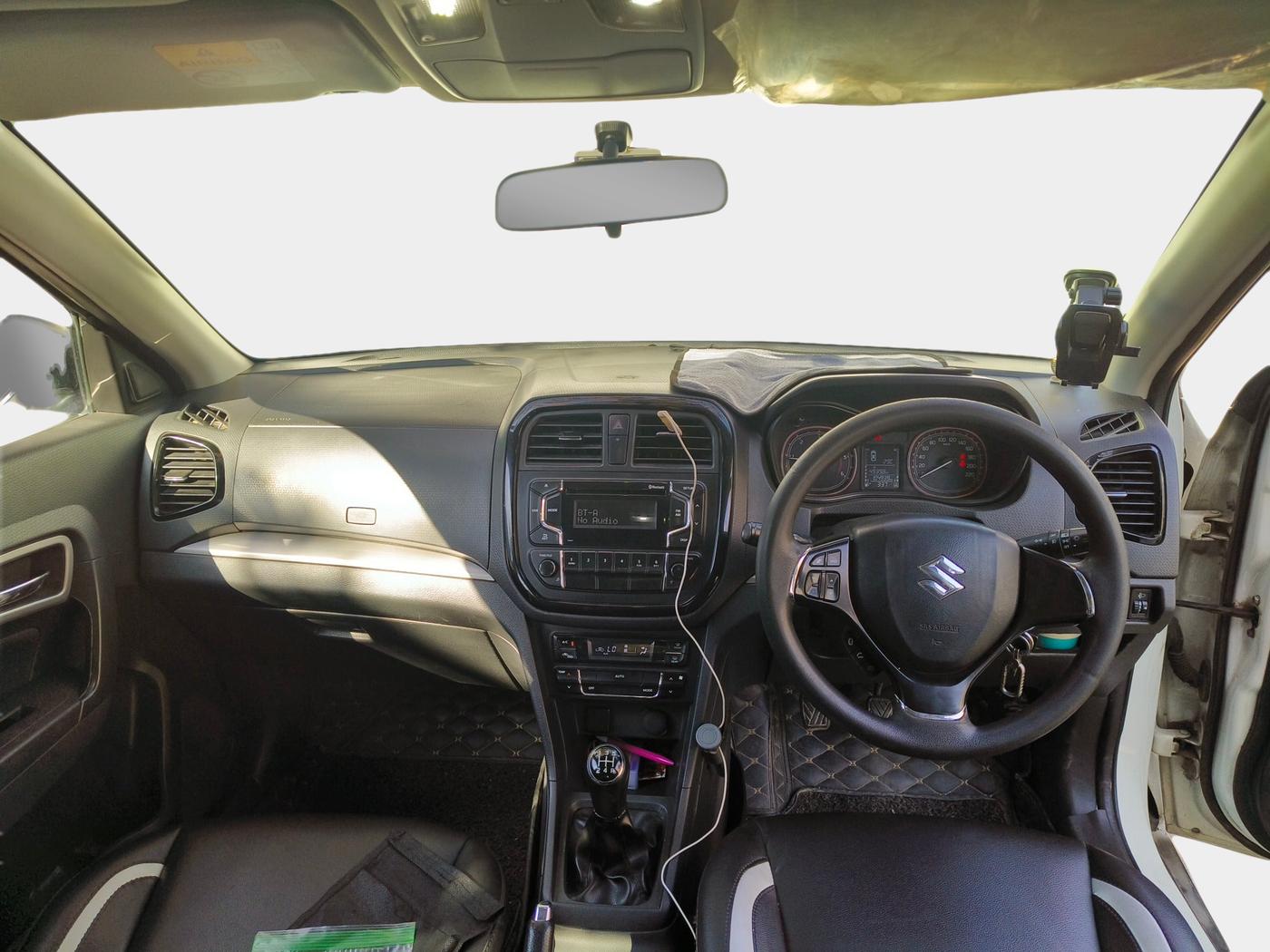 2016 Maruti Vitara Brezza ZDI, Diesel, Manual, 1,04,941 km, interior