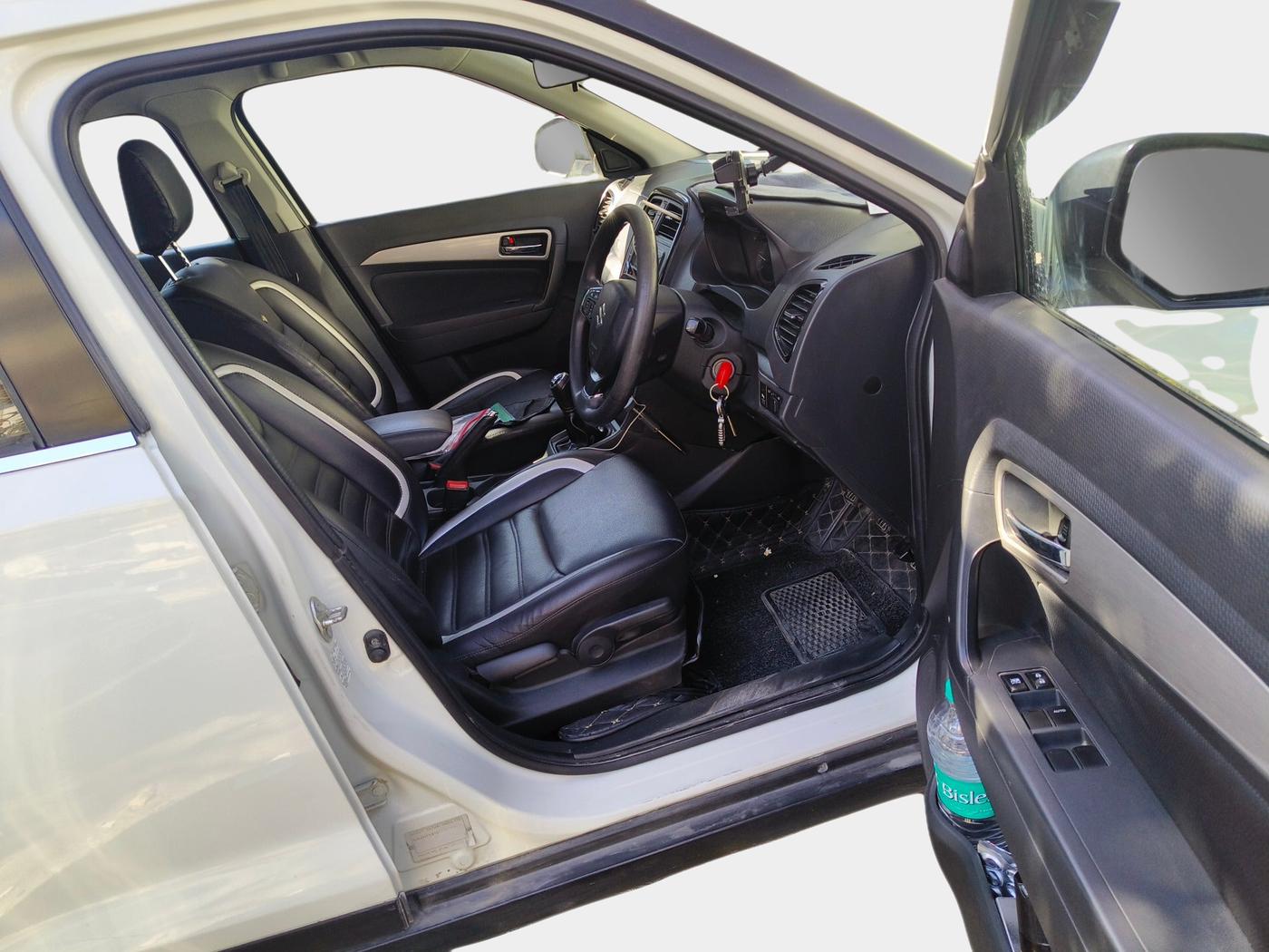 2016 Maruti Vitara Brezza ZDI, Diesel, Manual, 1,04,941 km, interior