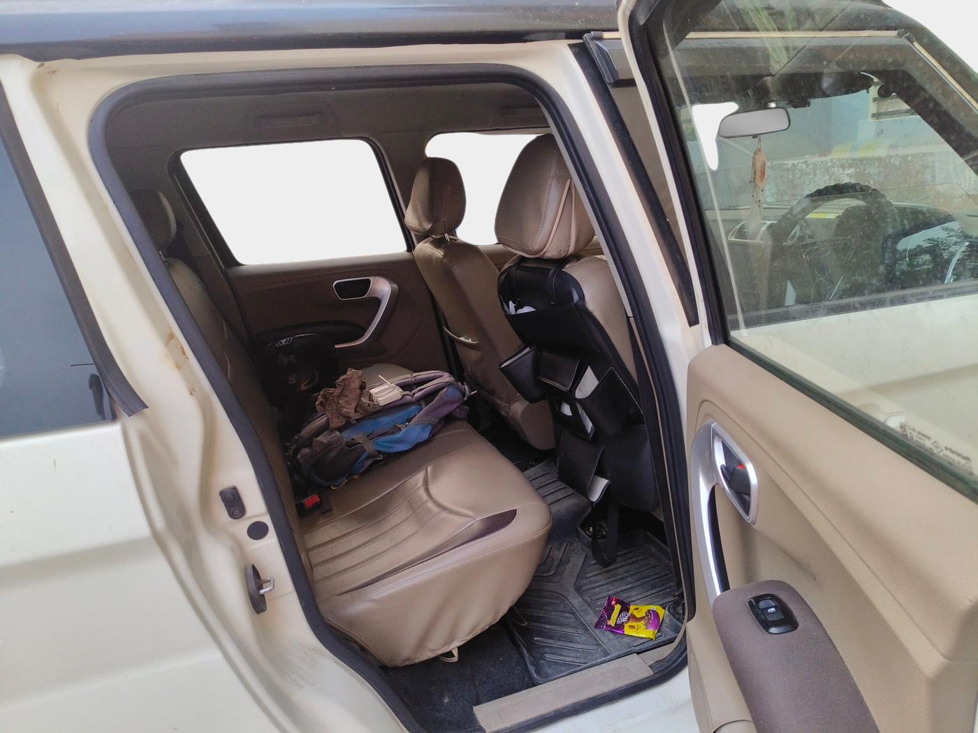 2017 Mahindra TUV300 T8 AMT, Diesel, Automatic, 53,180 km, interior