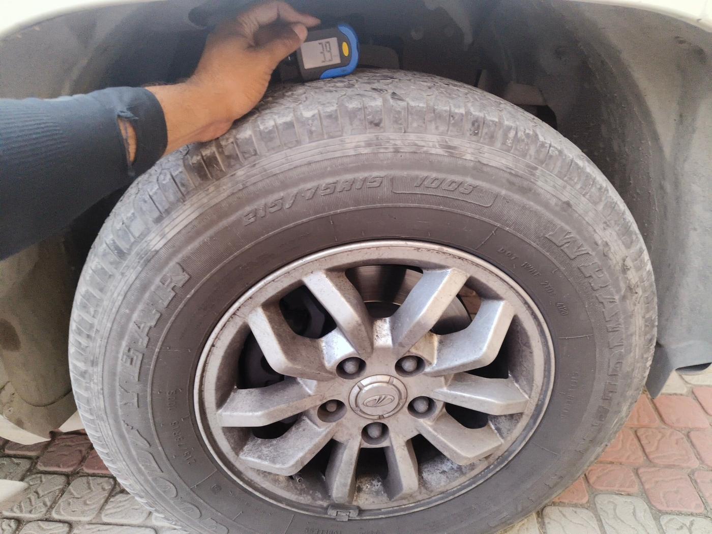2017 Mahindra TUV300 T8 AMT, Diesel, Automatic, 53,180 km, tyre