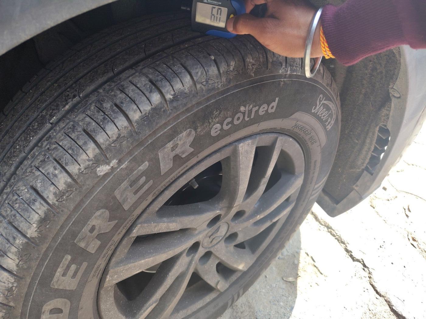 2023 Mahindra XUV700 AX 5 P AT 5 STR, Petrol, Automatic, 16,852 km, tyre