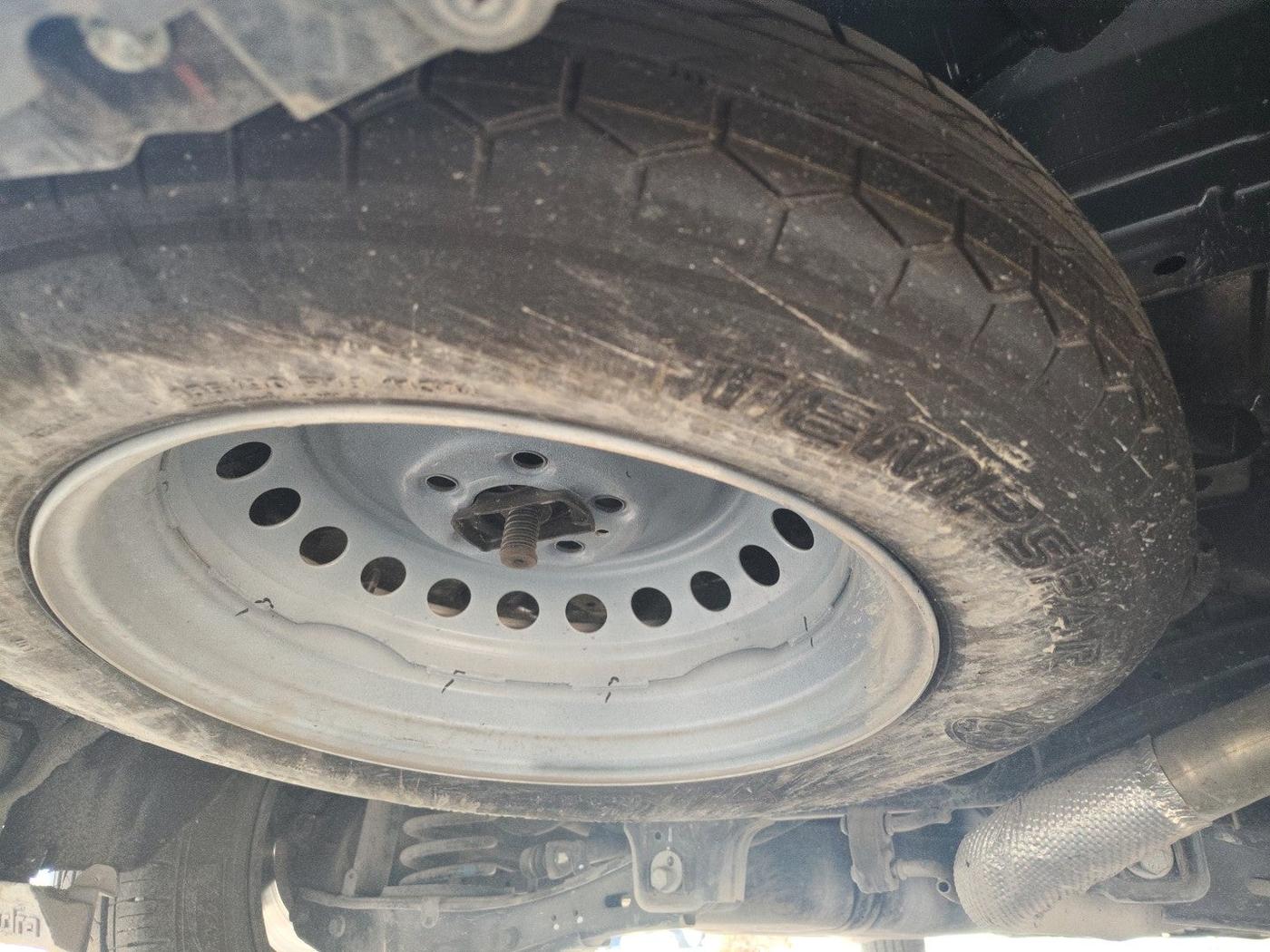 2023 Mahindra XUV700 AX 5 P AT 5 STR, Petrol, Automatic, 16,852 km, tyre