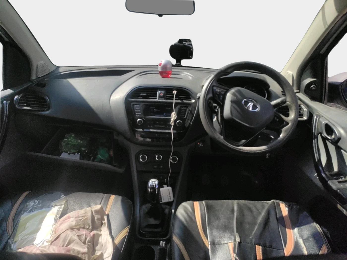 2018 Tata TIGOR XT PETROL, CNG, Manual, 1,05,539 km, interior