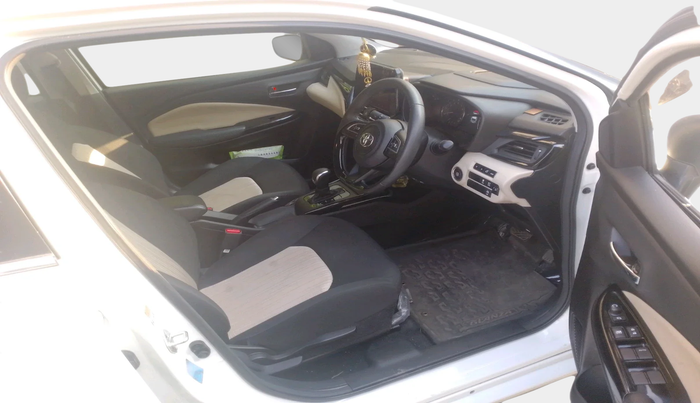 2023 Toyota Glanza V AMT, Petrol, Automatic, 3,072 km, interior