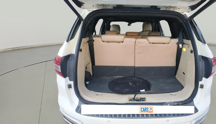 2016 Ford Endeavour TREND 3.2 4X4 AT, Diesel, Automatic, 2,18,733 km, exterior