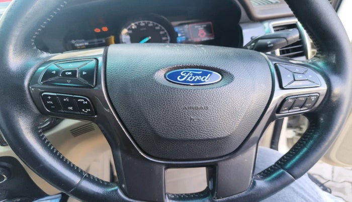 2016 Ford Endeavour TREND 3.2 4X4 AT, Diesel, Automatic, 2,18,733 km, interior