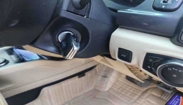 2016 Ford Endeavour TREND 3.2 4X4 AT, Diesel, Automatic, 2,18,733 km, interior