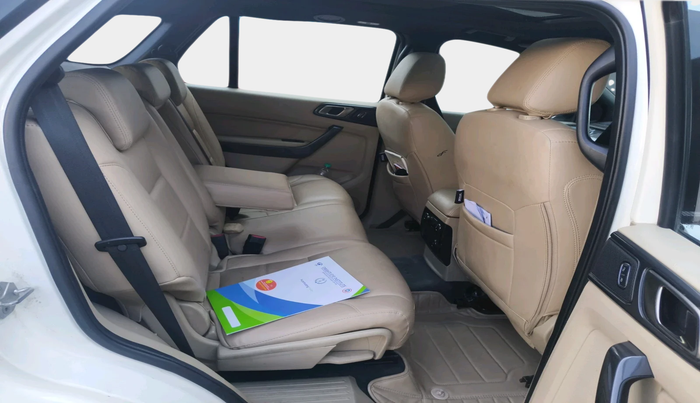 2016 Ford Endeavour TREND 3.2 4X4 AT, Diesel, Automatic, 2,18,733 km, interior