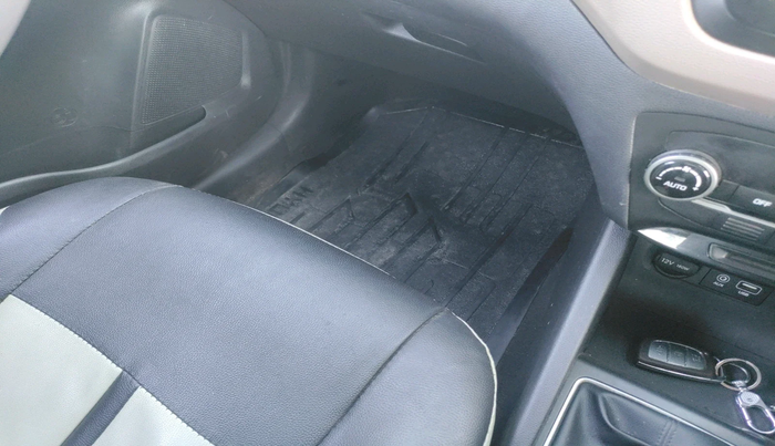 2018 Hyundai Elite i20 ASTA 1.2 (O), Petrol, Manual, 47,855 km, interior