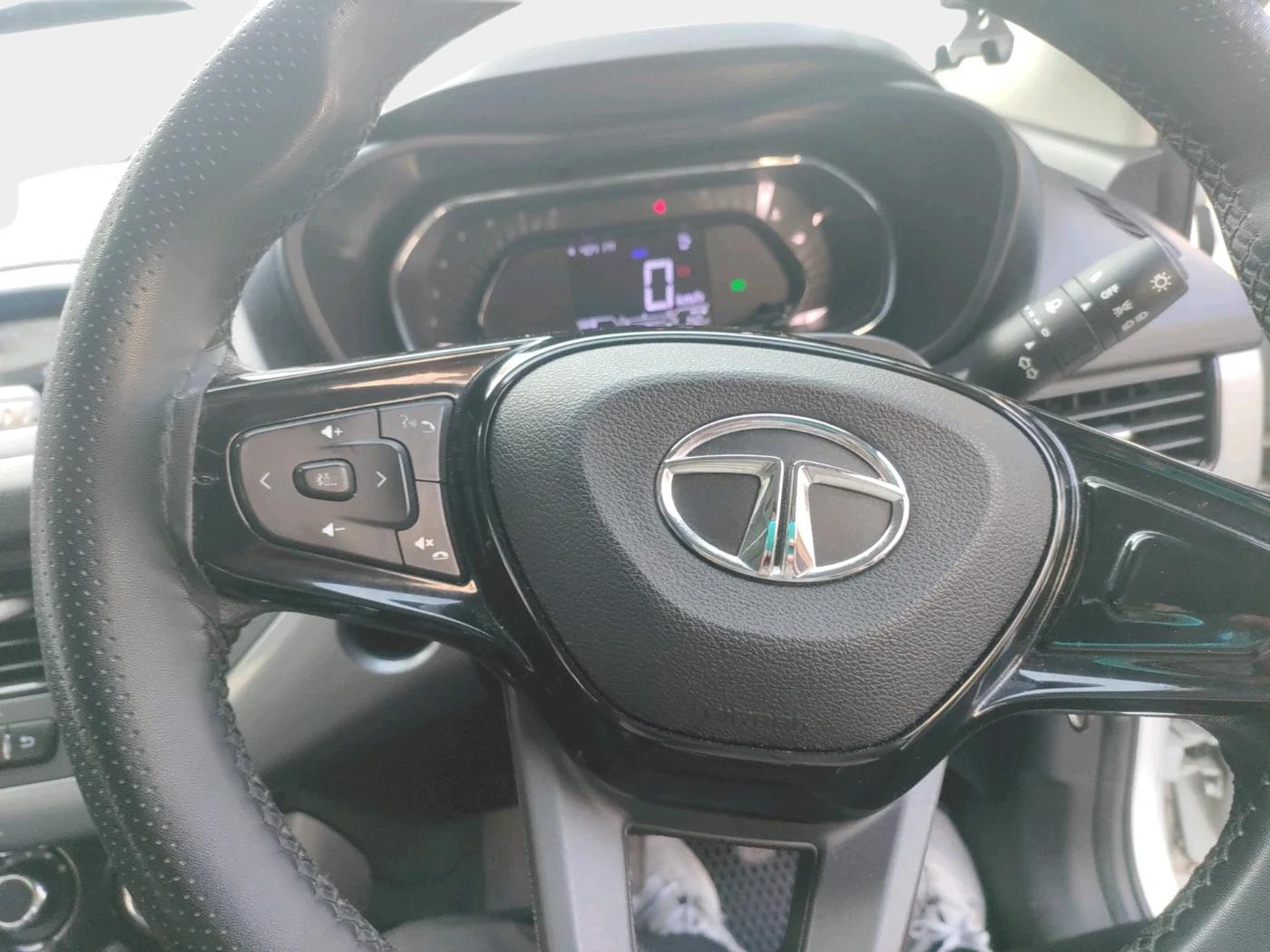 2022 Tata NEXON XM SUNROOF PETROL, Petrol, Manual, 32,580 km, interior