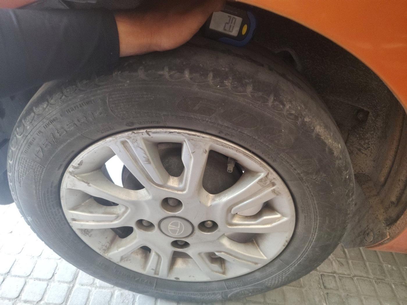 2017 Tata Tiago XZ PETROL, Petrol, Manual, 45,958 km, tyre
