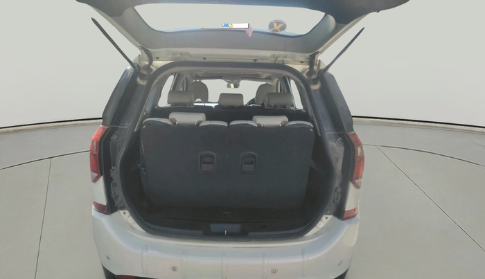 2021 Mahindra XUV500 W9, Diesel, Manual, 76,774 km, exterior