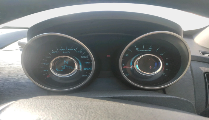 2021 Mahindra XUV500 W9, Diesel, Manual, 76,774 km, interior