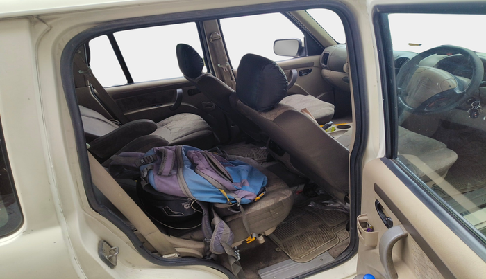 2013 Mahindra Scorpio VLX 2WD AIRBAG, Diesel, Manual, 1,54,471 km, interior
