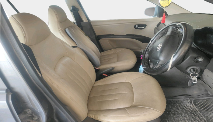 2011 Hyundai i10 MAGNA 1.1, Petrol, Manual, 1,04,308 km, interior