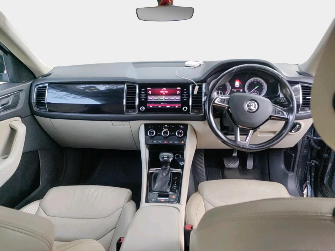 2017 Skoda Kodiaq STYLE 2.0 TDI 4X4 AT, Diesel, Automatic, 1,56,000 km, interior