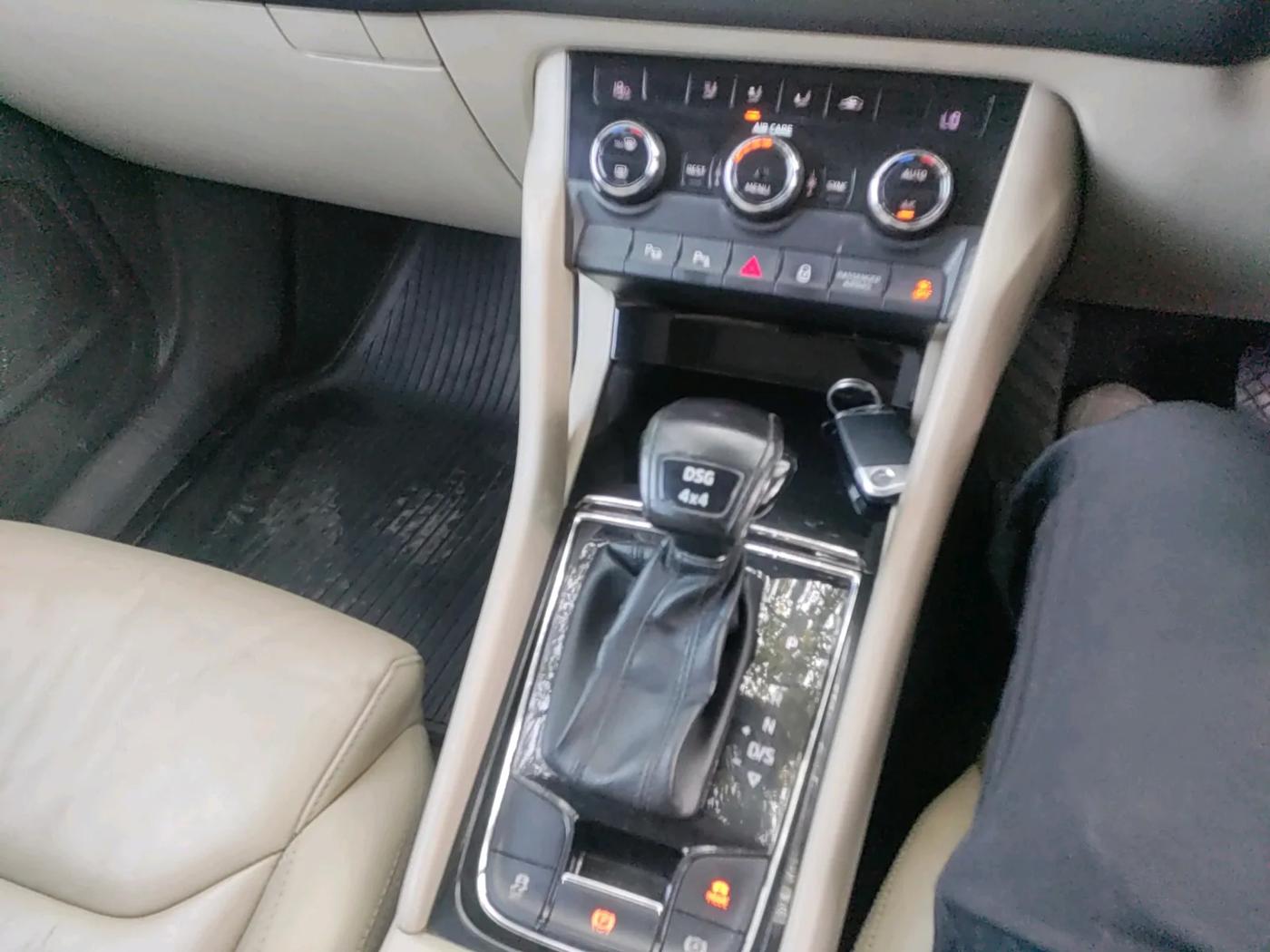 2017 Skoda Kodiaq STYLE 2.0 TDI 4X4 AT, Diesel, Automatic, 1,56,000 km, interior