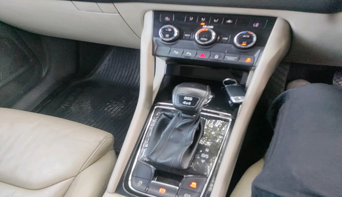 2017 Skoda Kodiaq STYLE 2.0 TDI 4X4 AT, Diesel, Automatic, 1,55,753 km, interior