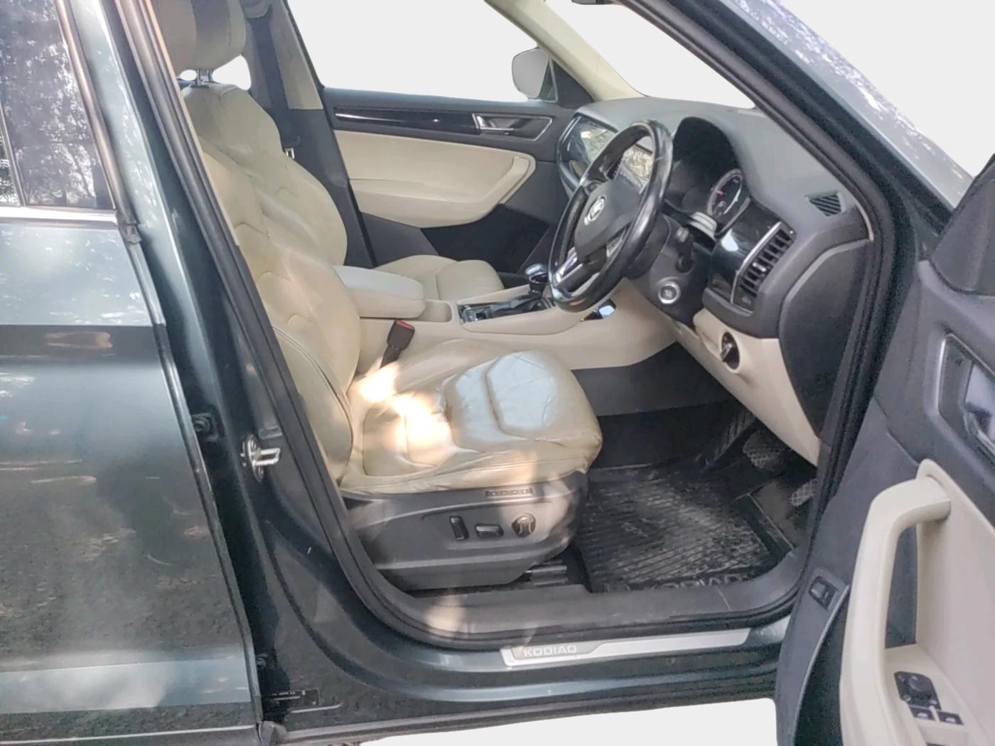 2017 Skoda Kodiaq STYLE 2.0 TDI 4X4 AT, Diesel, Automatic, 1,56,000 km, interior