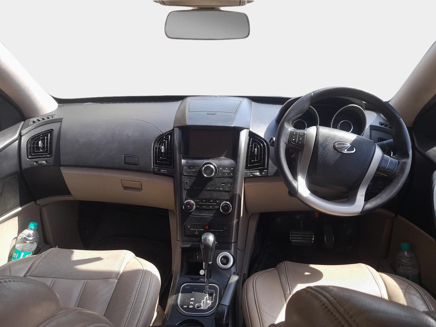2018 Mahindra XUV500 W10 AT 1.99, Diesel, Automatic, 86,710 km, interior