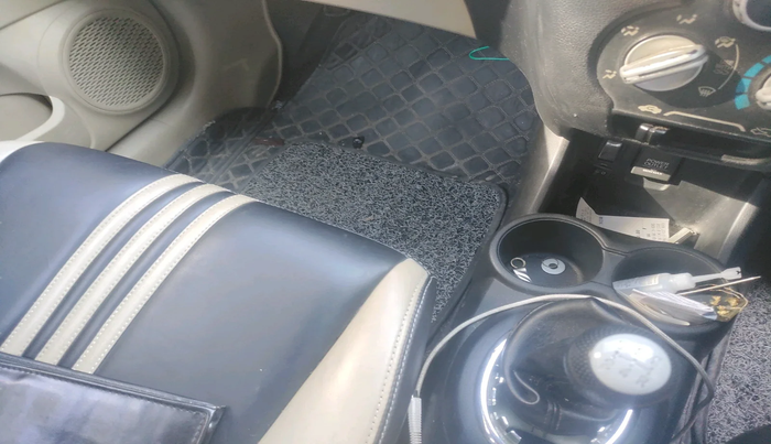 2014 Honda Mobilio 1.5L I-DTEC S, Diesel, Manual, 1,76,060 km, interior