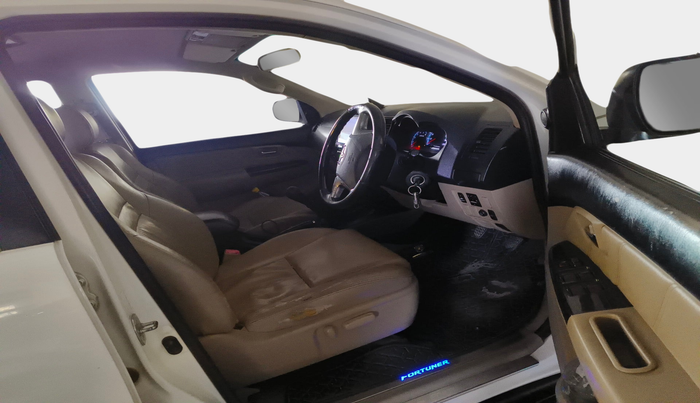 2014 Toyota Fortuner 3.0 4X2 MT, Diesel, Manual, 2,55,792 km, interior