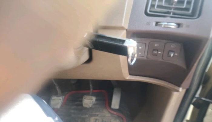 2014 Mahindra XUV500 W6, Diesel, Manual, 51,505 km, interior