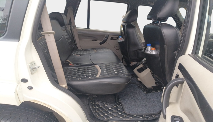 2019 Mahindra Scorpio S9, Diesel, Manual, 65,333 km, interior