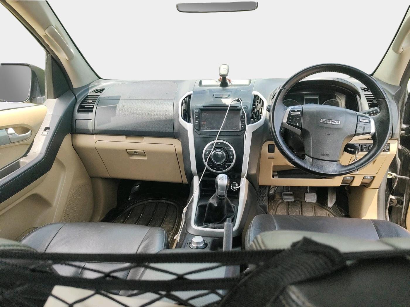 2018 ISUZU D-Max V Cross 4*4 MT, Diesel, Manual, 80,084 km, interior