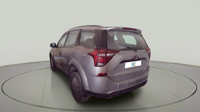 2018 Mahindra XUV500 W9, Diesel, Manual, 79,979 km, exterior