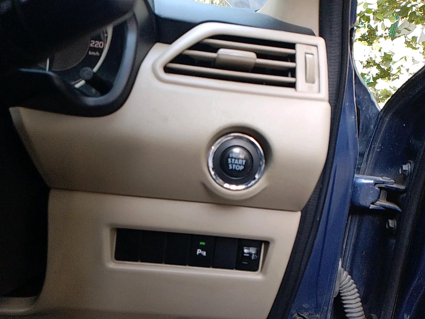 2017 Maruti Dzire ZXI, Petrol, Manual, 79,582 km, interior