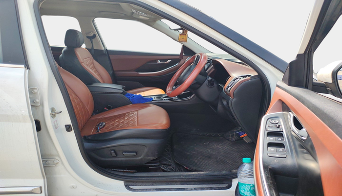 2021 Hyundai ALCAZAR PLATINUM(O) 7STR 1.5 AT, Diesel, Automatic, 88,234 km, interior