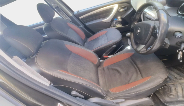 2015 Renault Duster 110 PS RXZ 4X4 MT DIESEL, Diesel, Manual, 1,01,715 km, interior